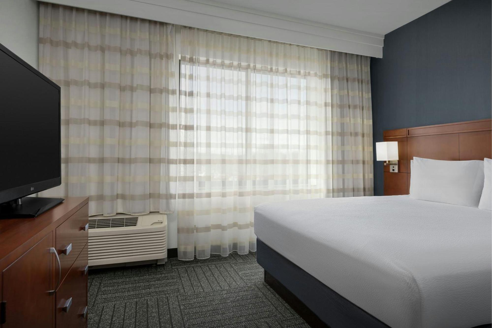 Courtyard By Marriott Salisbury Hotel Ngoại thất bức ảnh