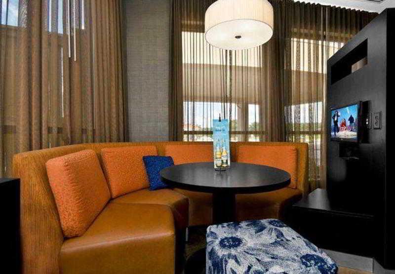 Courtyard By Marriott Salisbury Hotel Ngoại thất bức ảnh