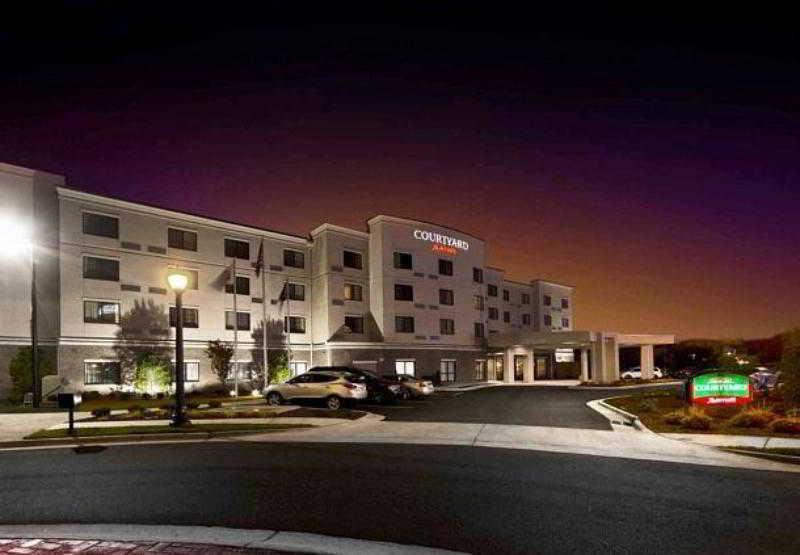 Courtyard By Marriott Salisbury Hotel Ngoại thất bức ảnh